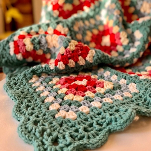 Blanket: Cuba Granny Square