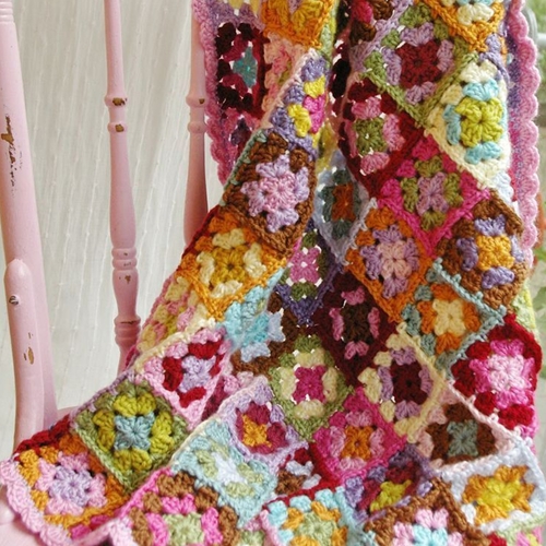 Blanket: Pink Blossom Granny Square 